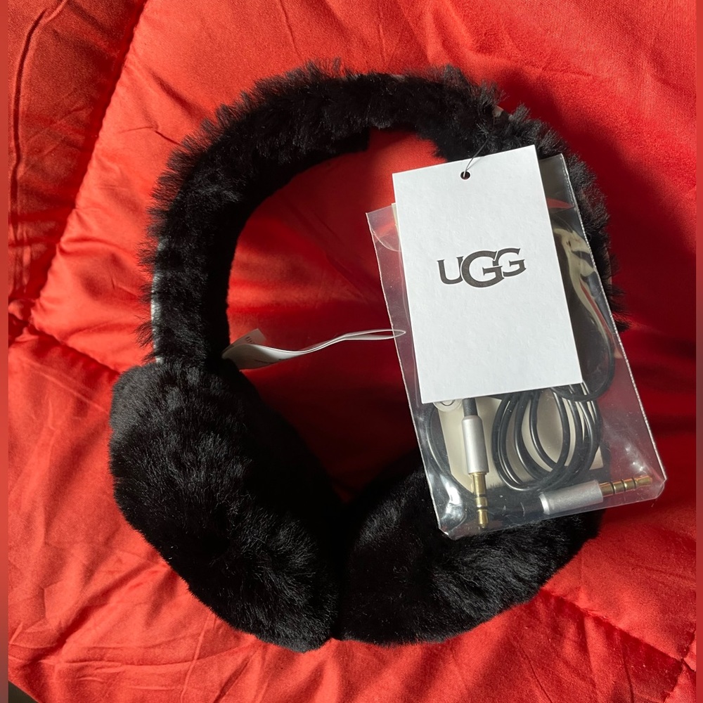 UGG wired ear muffs